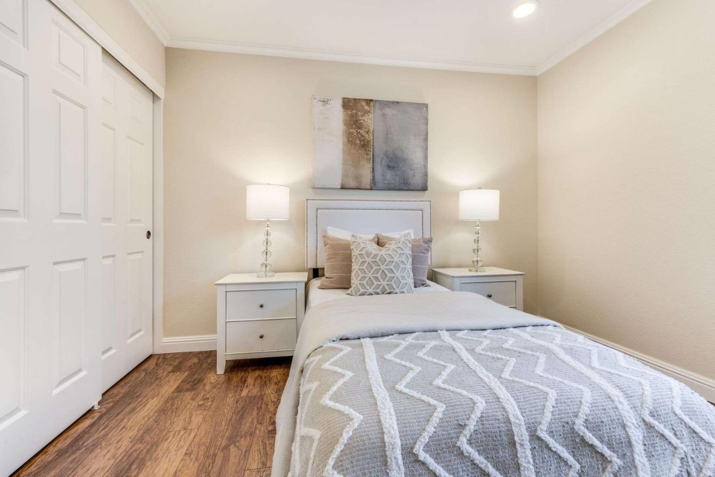 Detail Gallery Image 20 of 57 For 105 Chetwood Dr, Mountain View,  CA 94043 - 4 Beds | 2/1 Baths