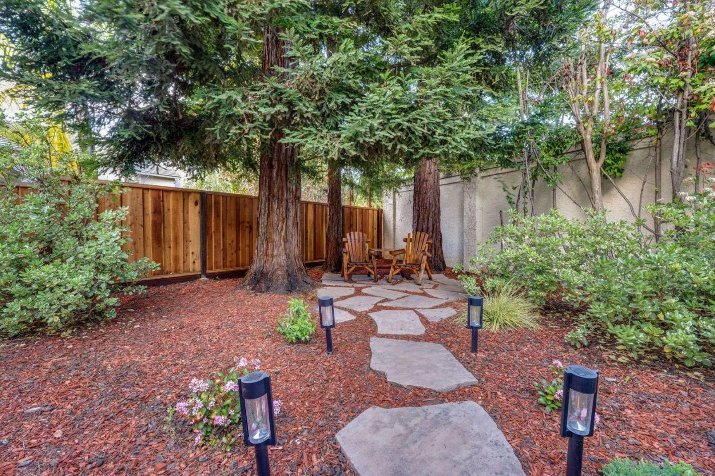 Detail Gallery Image 28 of 57 For 105 Chetwood Dr, Mountain View,  CA 94043 - 4 Beds | 2/1 Baths