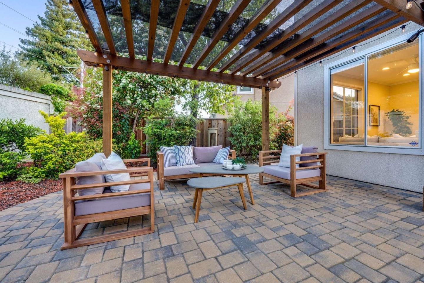 Detail Gallery Image 29 of 57 For 105 Chetwood Dr, Mountain View,  CA 94043 - 4 Beds | 2/1 Baths