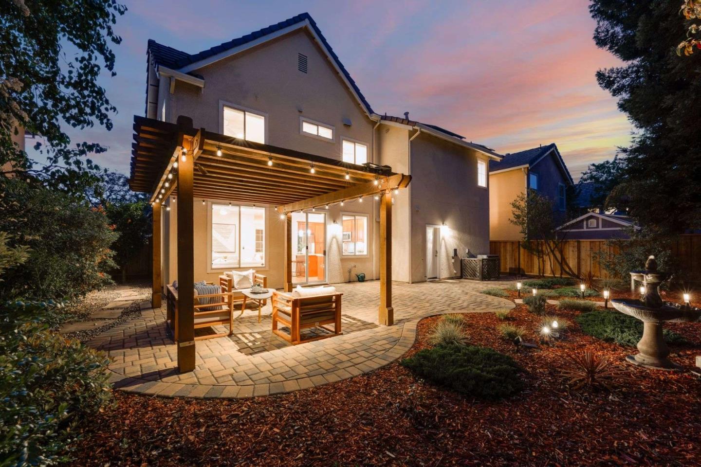 Detail Gallery Image 34 of 57 For 105 Chetwood Dr, Mountain View,  CA 94043 - 4 Beds | 2/1 Baths