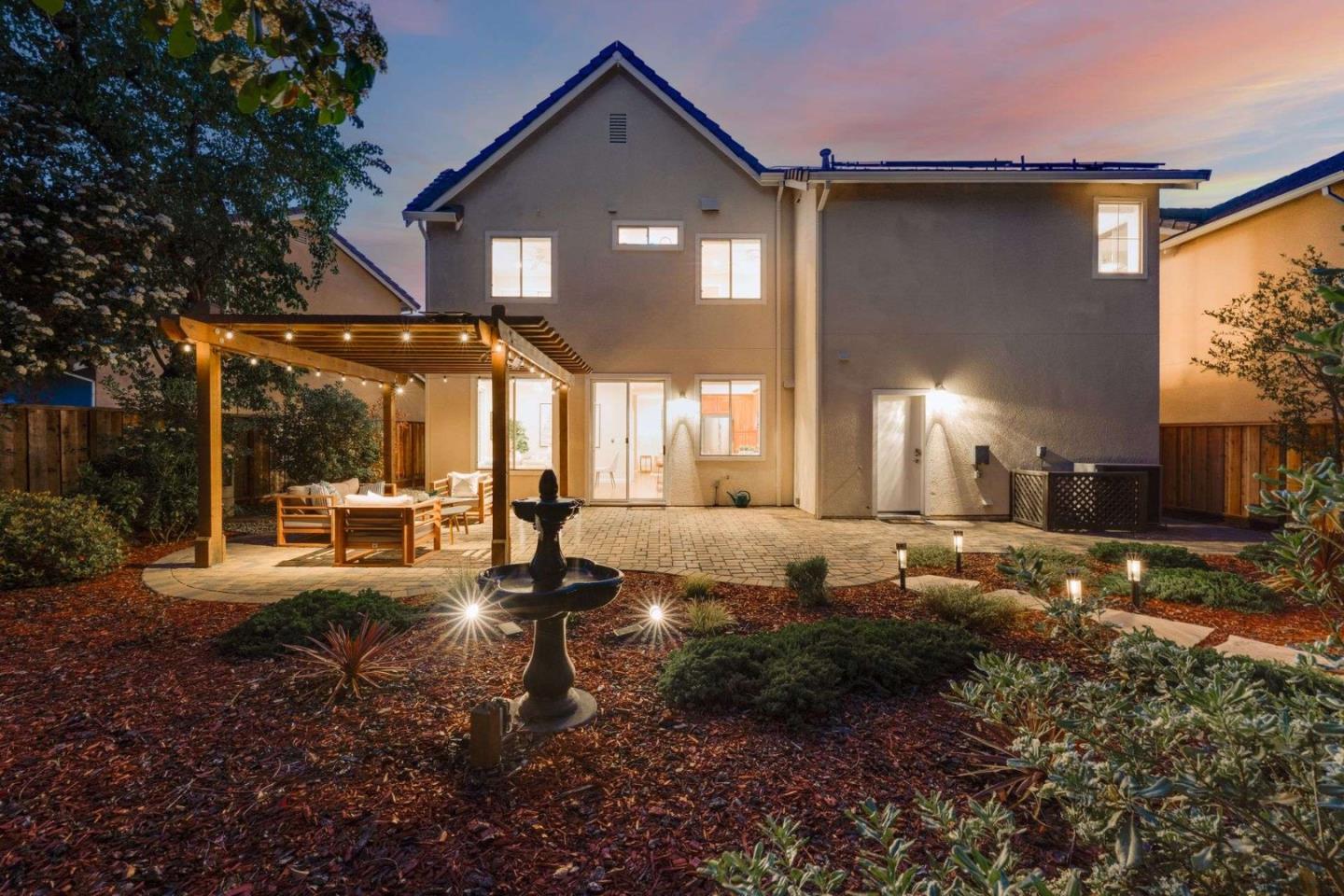 Detail Gallery Image 35 of 57 For 105 Chetwood Dr, Mountain View,  CA 94043 - 4 Beds | 2/1 Baths