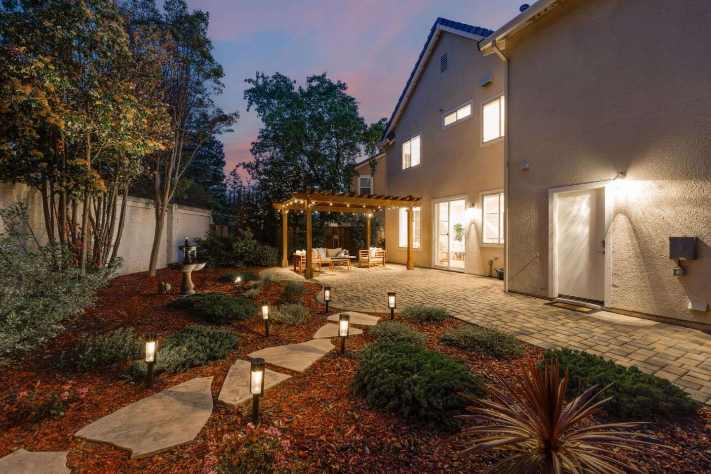 Detail Gallery Image 36 of 57 For 105 Chetwood Dr, Mountain View,  CA 94043 - 4 Beds | 2/1 Baths