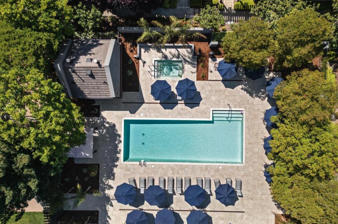 Detail Gallery Image 42 of 57 For 105 Chetwood Dr, Mountain View,  CA 94043 - 4 Beds | 2/1 Baths