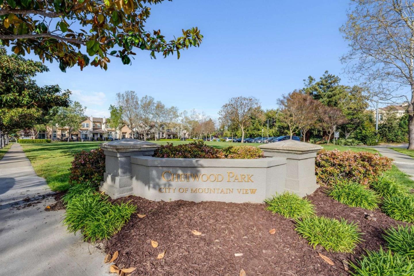 Detail Gallery Image 51 of 57 For 105 Chetwood Dr, Mountain View,  CA 94043 - 4 Beds | 2/1 Baths