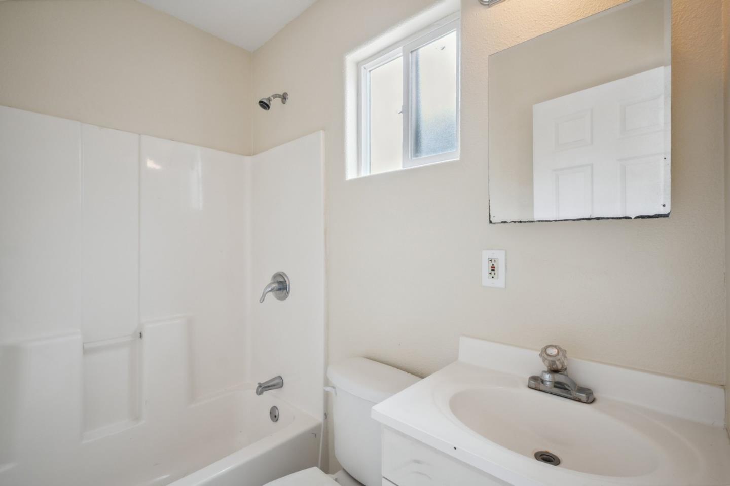 Detail Gallery Image 17 of 27 For 21 N Filice St, Salinas,  CA 93905 - 3 Beds | 2 Baths