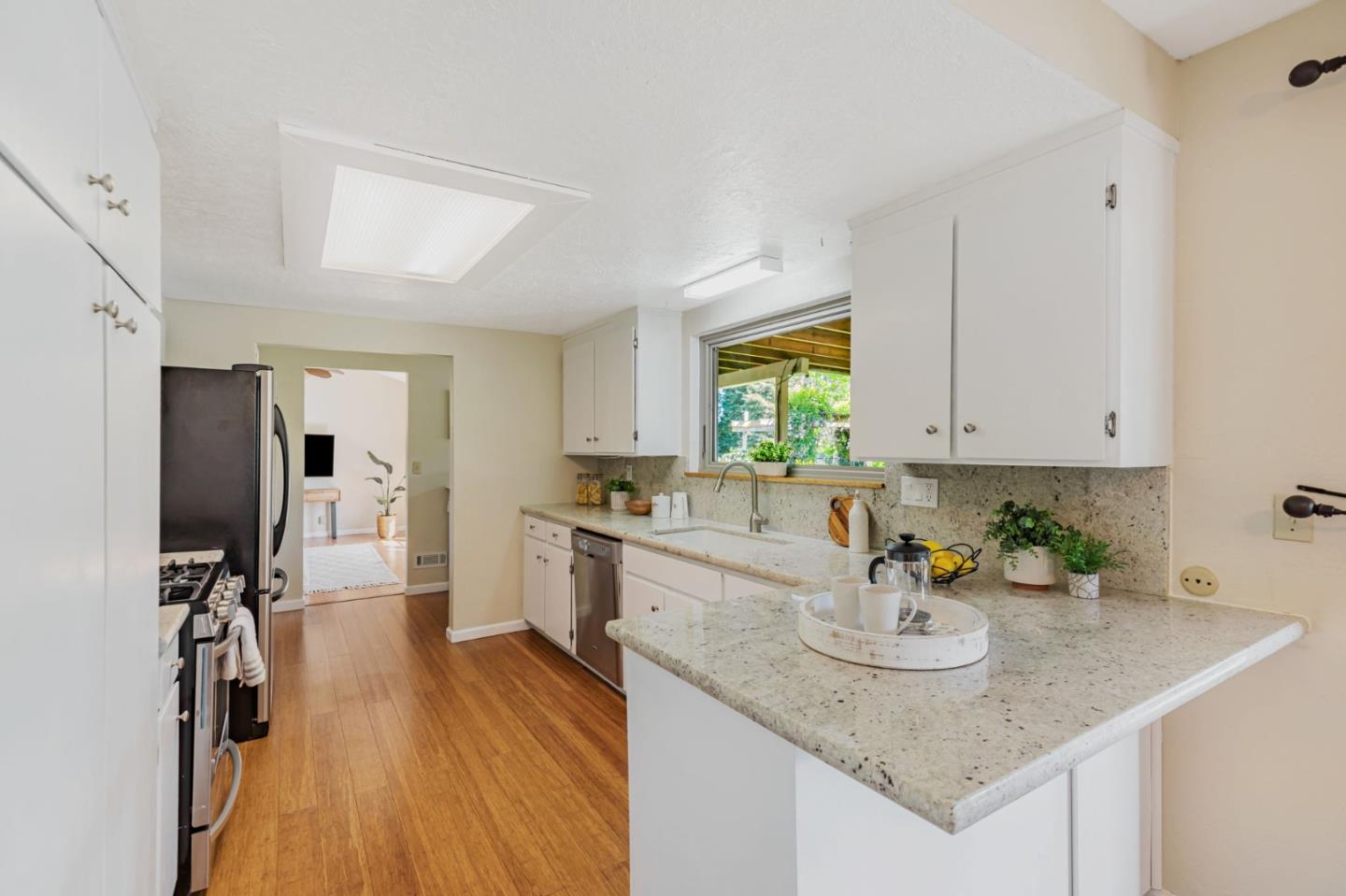 Detail Gallery Image 11 of 70 For 10495 Garcia Ln, Gilroy,  CA 95020 - 3 Beds | 2 Baths