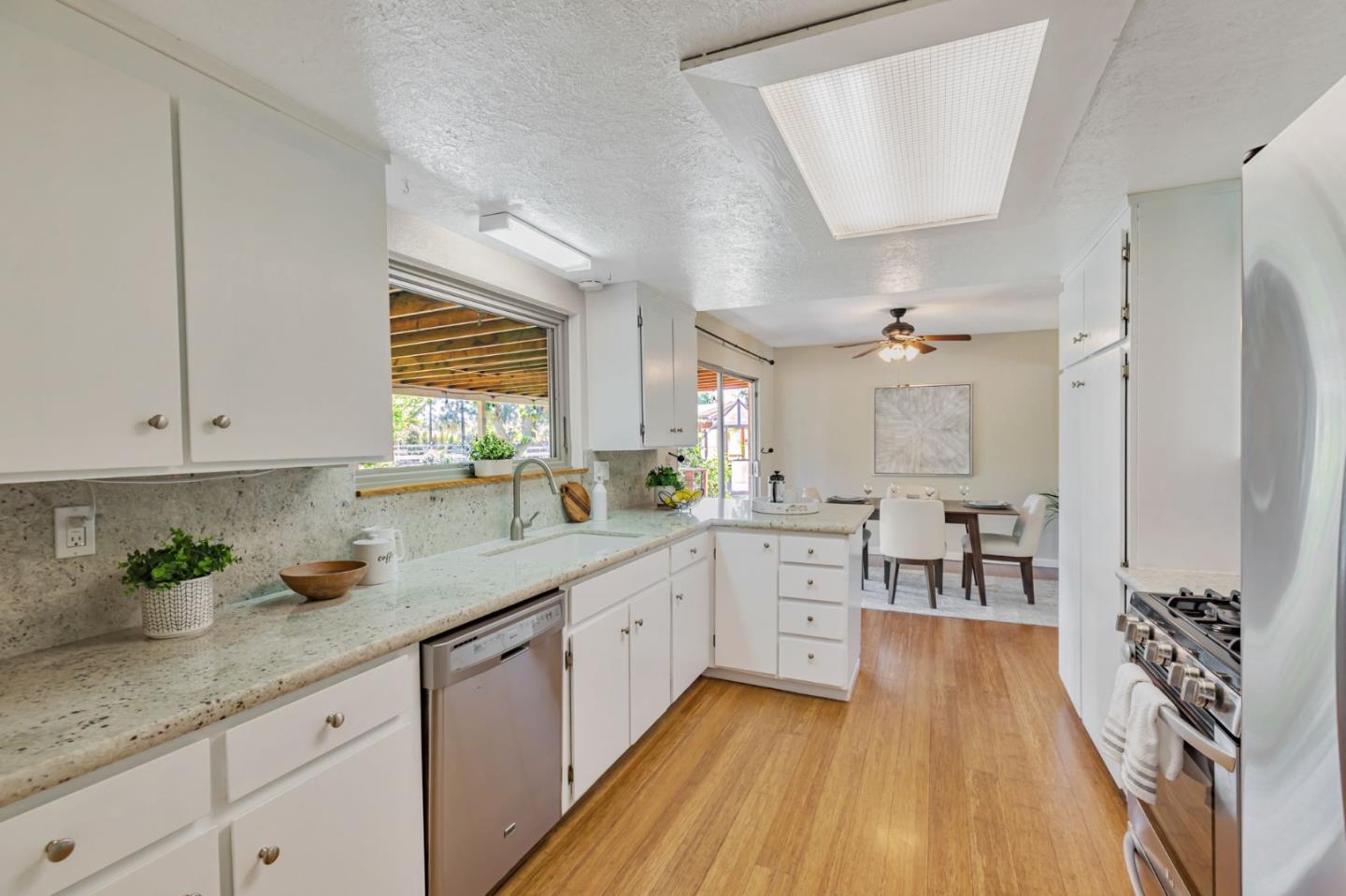 Detail Gallery Image 13 of 70 For 10495 Garcia Ln, Gilroy,  CA 95020 - 3 Beds | 2 Baths