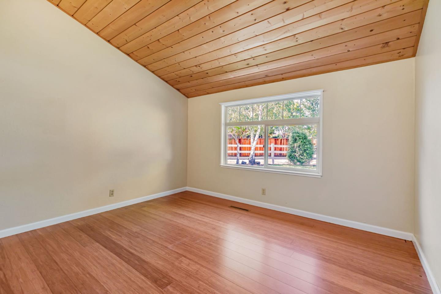 Detail Gallery Image 17 of 70 For 10495 Garcia Ln, Gilroy,  CA 95020 - 3 Beds | 2 Baths