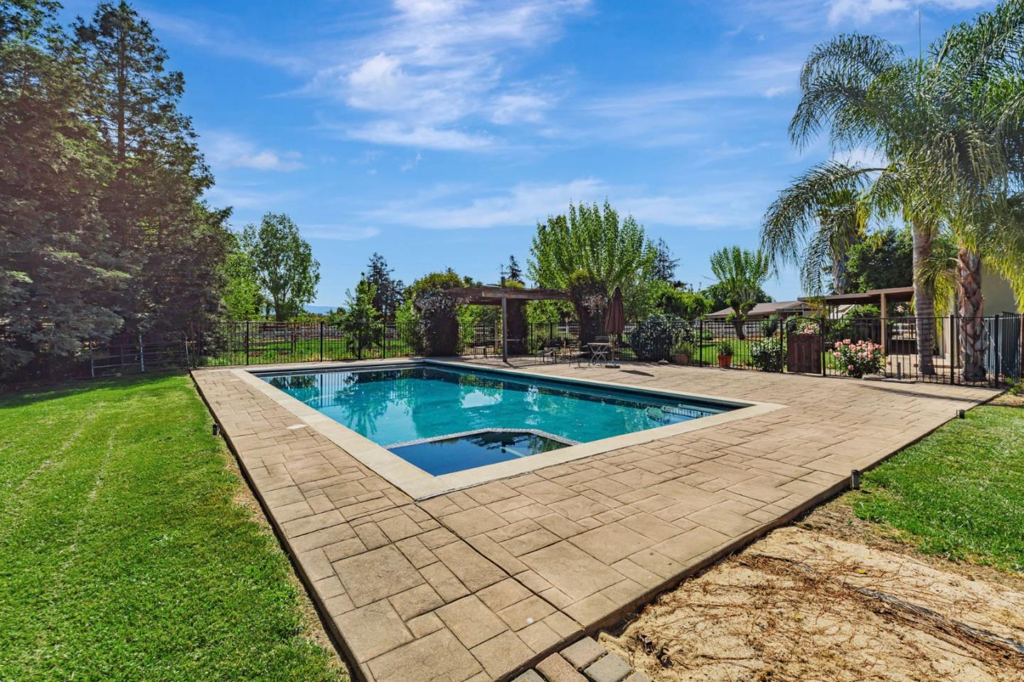 Detail Gallery Image 32 of 70 For 10495 Garcia Ln, Gilroy,  CA 95020 - 3 Beds | 2 Baths