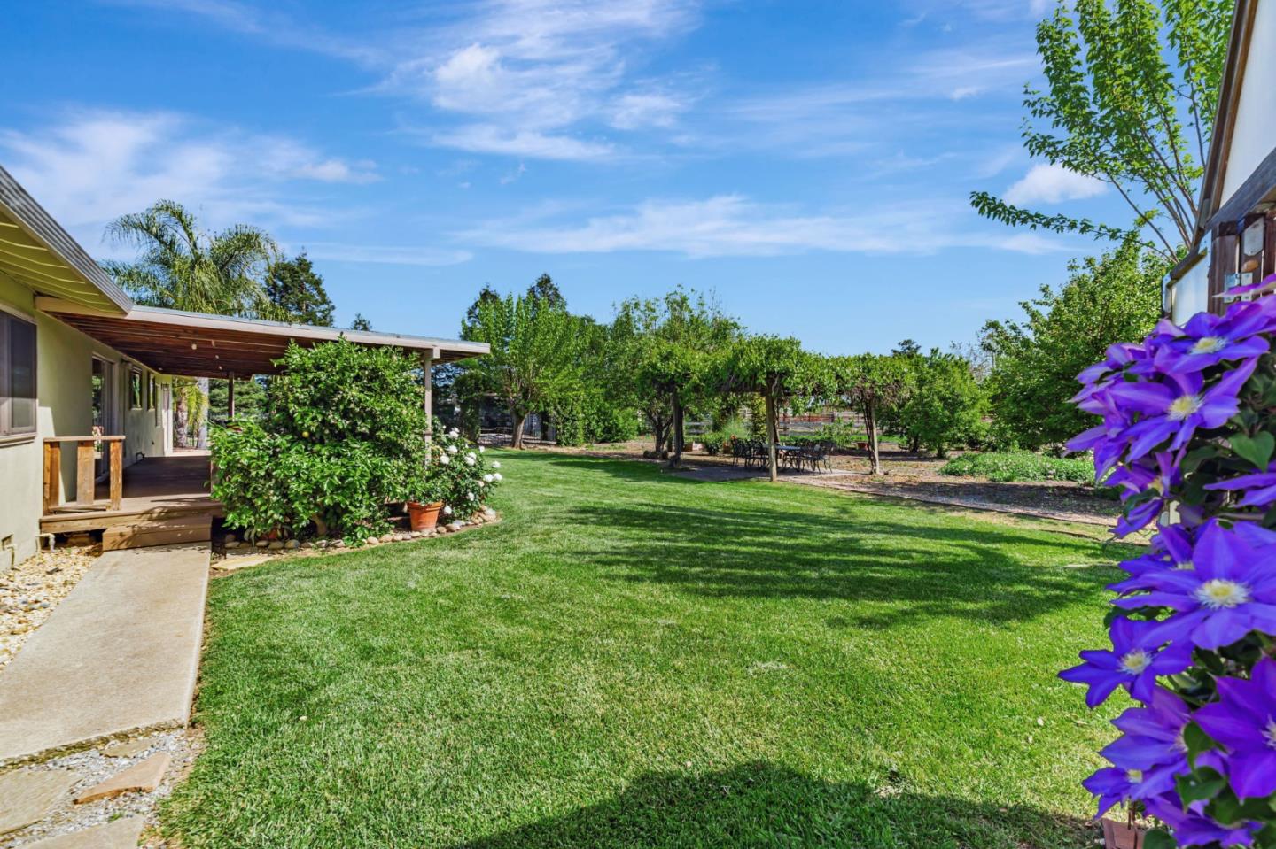 Detail Gallery Image 34 of 70 For 10495 Garcia Ln, Gilroy,  CA 95020 - 3 Beds | 2 Baths