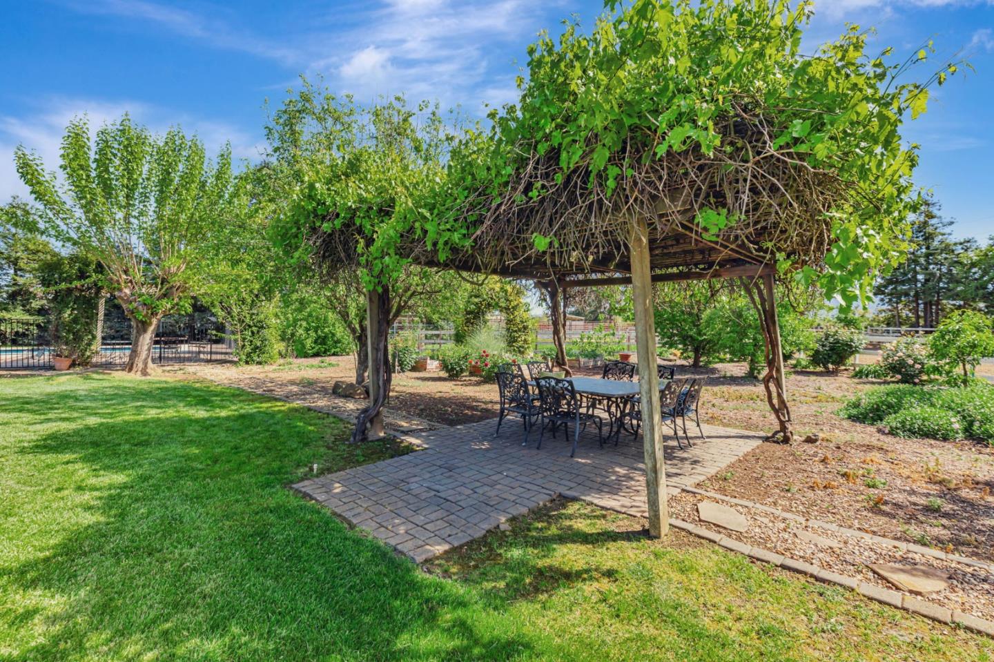 Detail Gallery Image 39 of 70 For 10495 Garcia Ln, Gilroy,  CA 95020 - 3 Beds | 2 Baths
