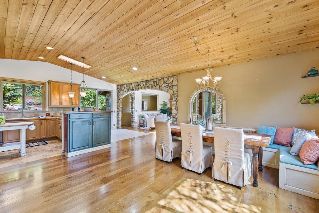 Detail Gallery Image 8 of 60 For 2791 Valencia Rd, Aptos,  CA 95003 - 4 Beds | 3 Baths