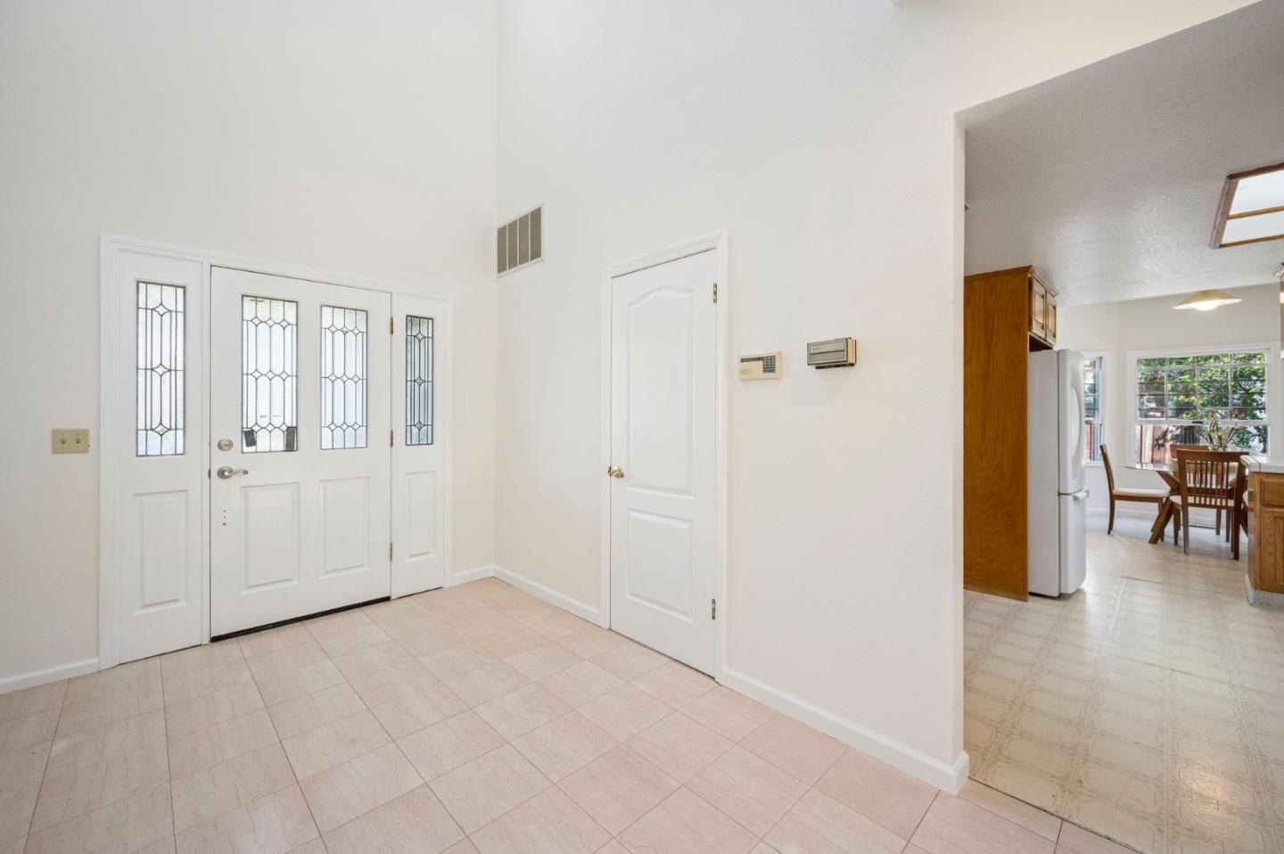 Detail Gallery Image 10 of 71 For 681 Heirloom Ct, San Jose,  CA 95127 - 4 Beds | 3 Baths
