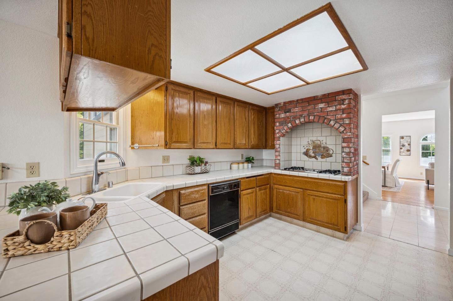 Detail Gallery Image 21 of 71 For 681 Heirloom Ct, San Jose,  CA 95127 - 4 Beds | 3 Baths