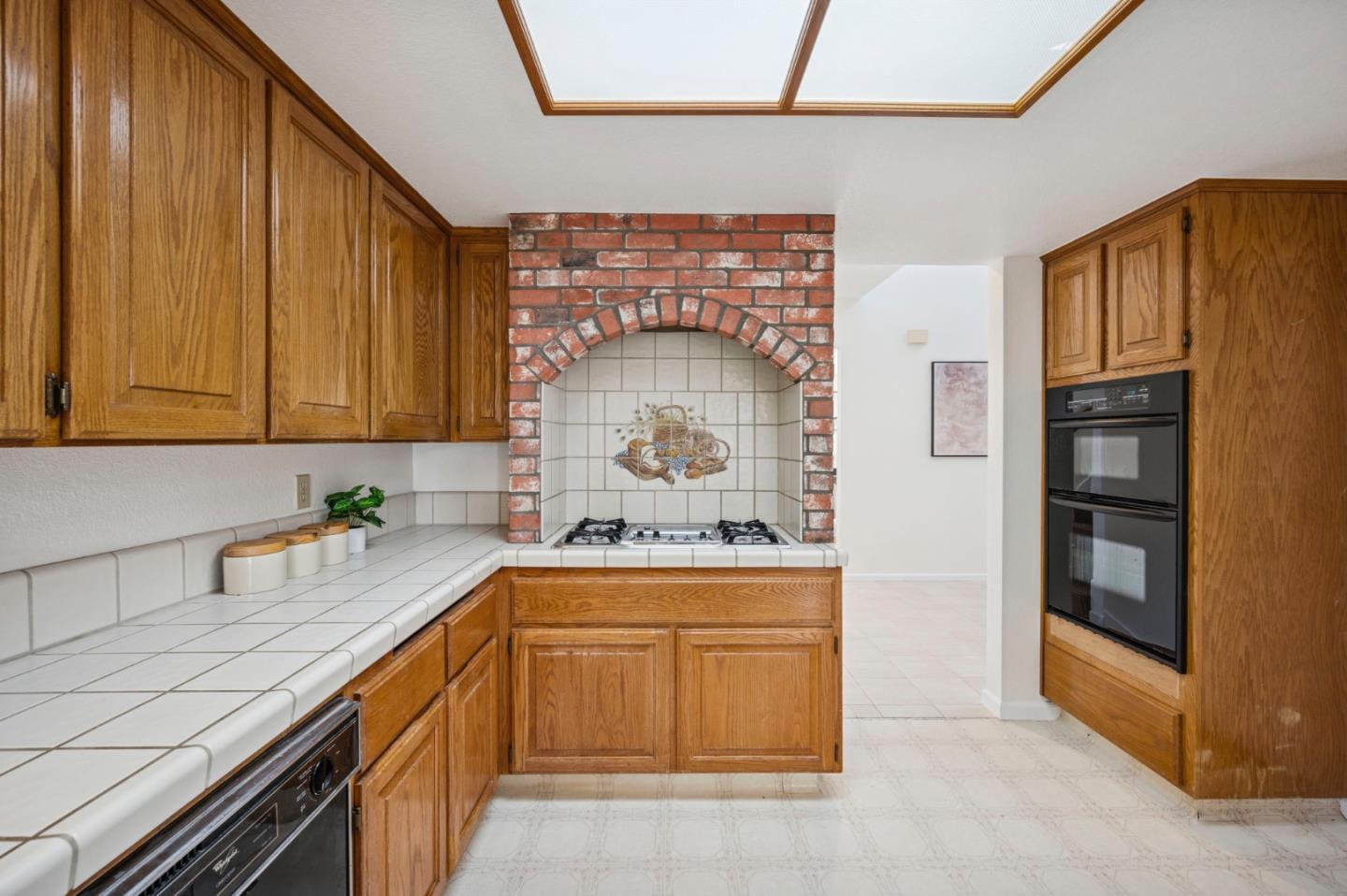 Detail Gallery Image 22 of 71 For 681 Heirloom Ct, San Jose,  CA 95127 - 4 Beds | 3 Baths
