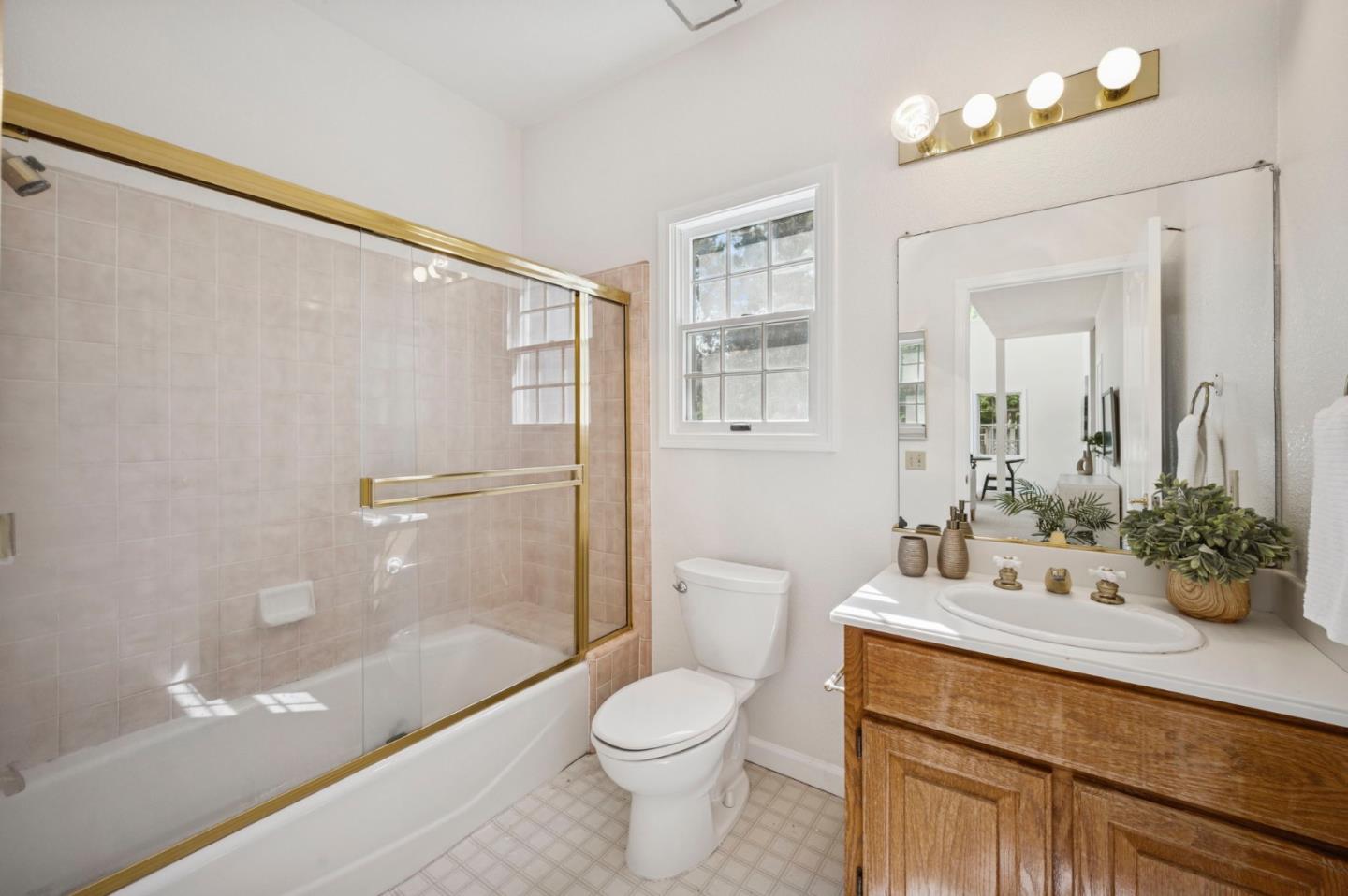 Detail Gallery Image 39 of 71 For 681 Heirloom Ct, San Jose,  CA 95127 - 4 Beds | 3 Baths