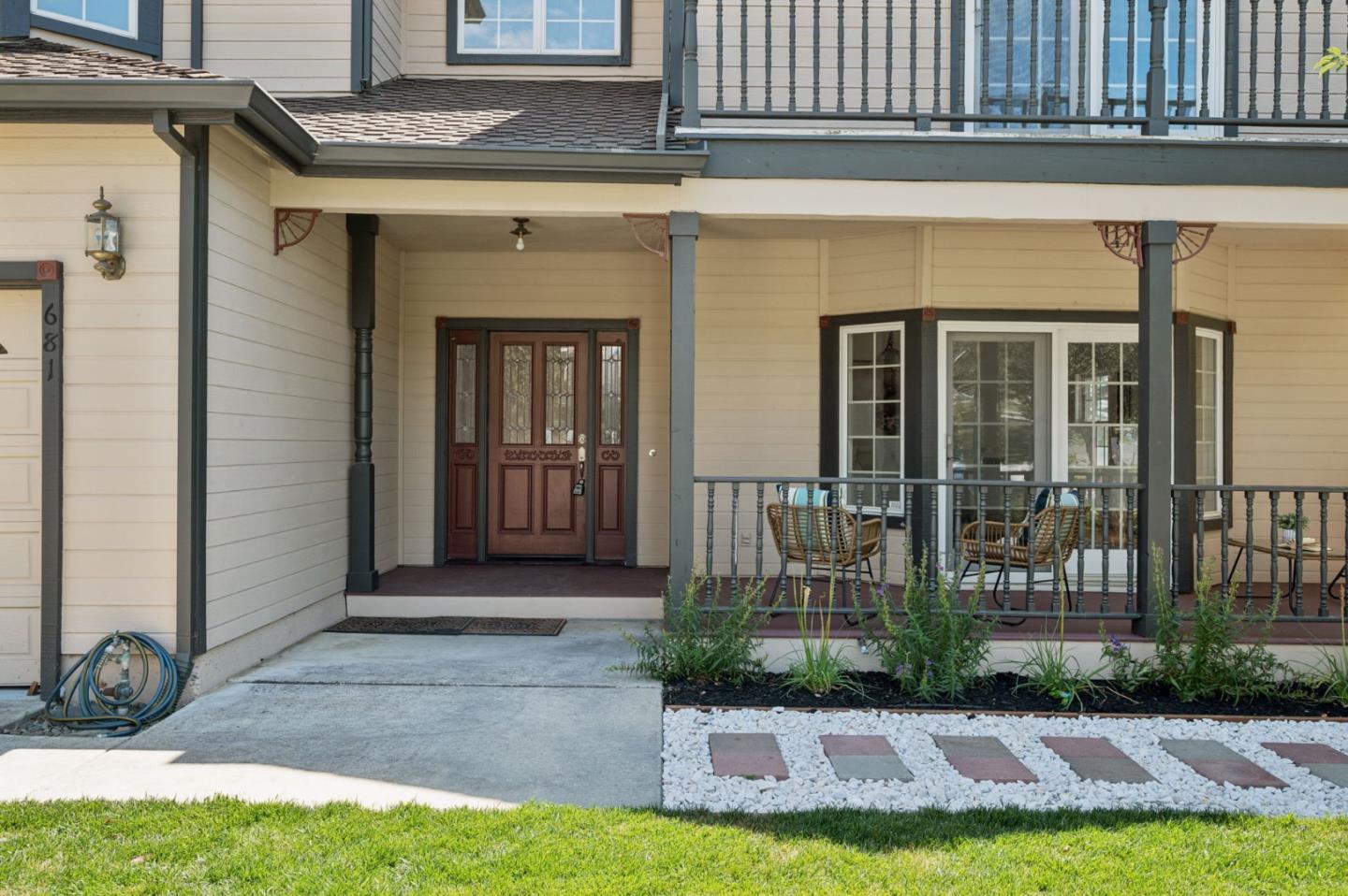 Detail Gallery Image 4 of 71 For 681 Heirloom Ct, San Jose,  CA 95127 - 4 Beds | 3 Baths