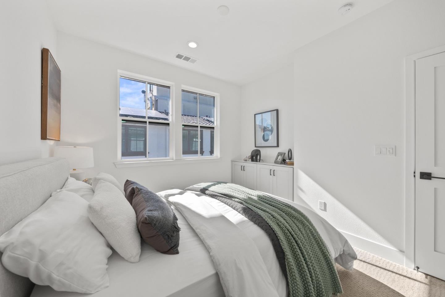 Detail Gallery Image 15 of 34 For 222 Carroll St #3,  Sunnyvale,  CA 94086 - 3 Beds | 2/1 Baths