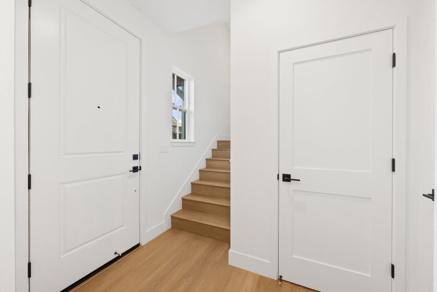 Detail Gallery Image 2 of 34 For 222 Carroll St #3,  Sunnyvale,  CA 94086 - 3 Beds | 2/1 Baths