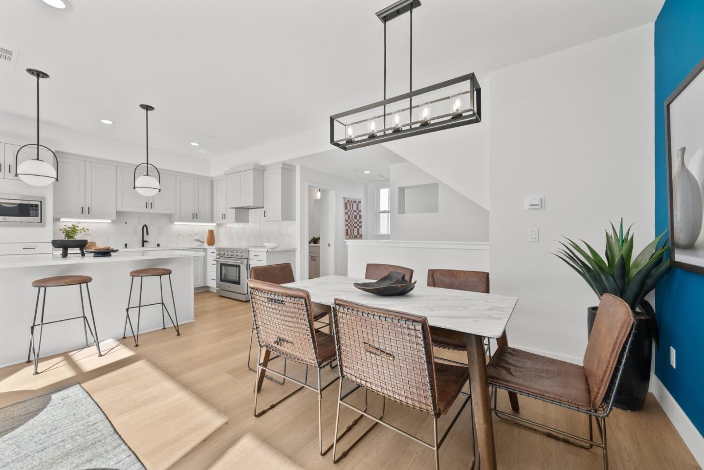 Detail Gallery Image 7 of 34 For 222 Carroll St #3,  Sunnyvale,  CA 94086 - 3 Beds | 2/1 Baths