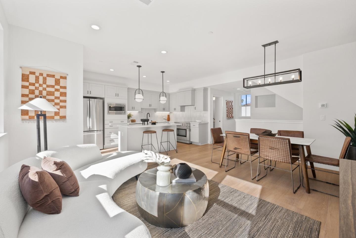 Detail Gallery Image 8 of 34 For 222 Carroll St #3,  Sunnyvale,  CA 94086 - 3 Beds | 2/1 Baths