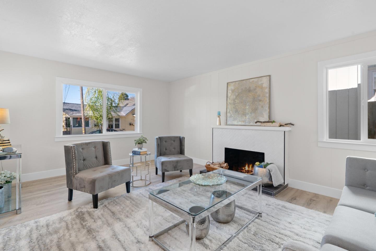 Detail Gallery Image 2 of 28 For 212 Roberts St, Santa Cruz,  CA 95060 - 2 Beds | 1 Baths