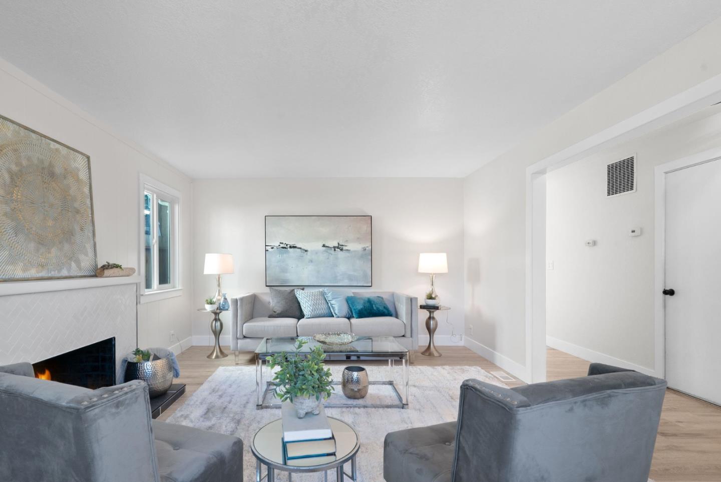 Detail Gallery Image 4 of 28 For 212 Roberts St, Santa Cruz,  CA 95060 - 2 Beds | 1 Baths