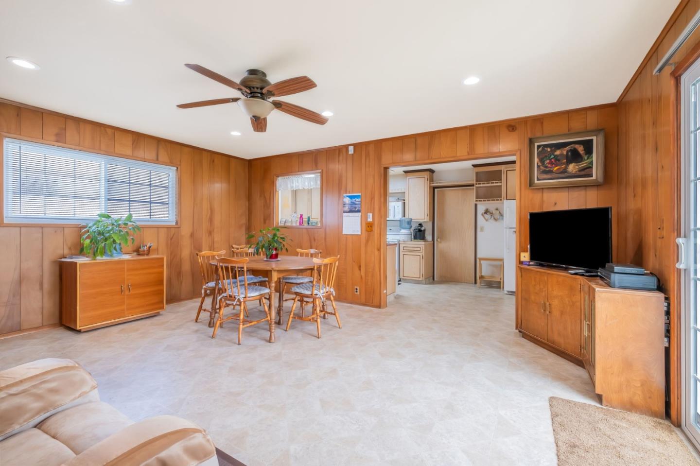 Detail Gallery Image 13 of 38 For 332 Arthur Rd, Watsonville,  CA 95076 - 3 Beds | 2 Baths