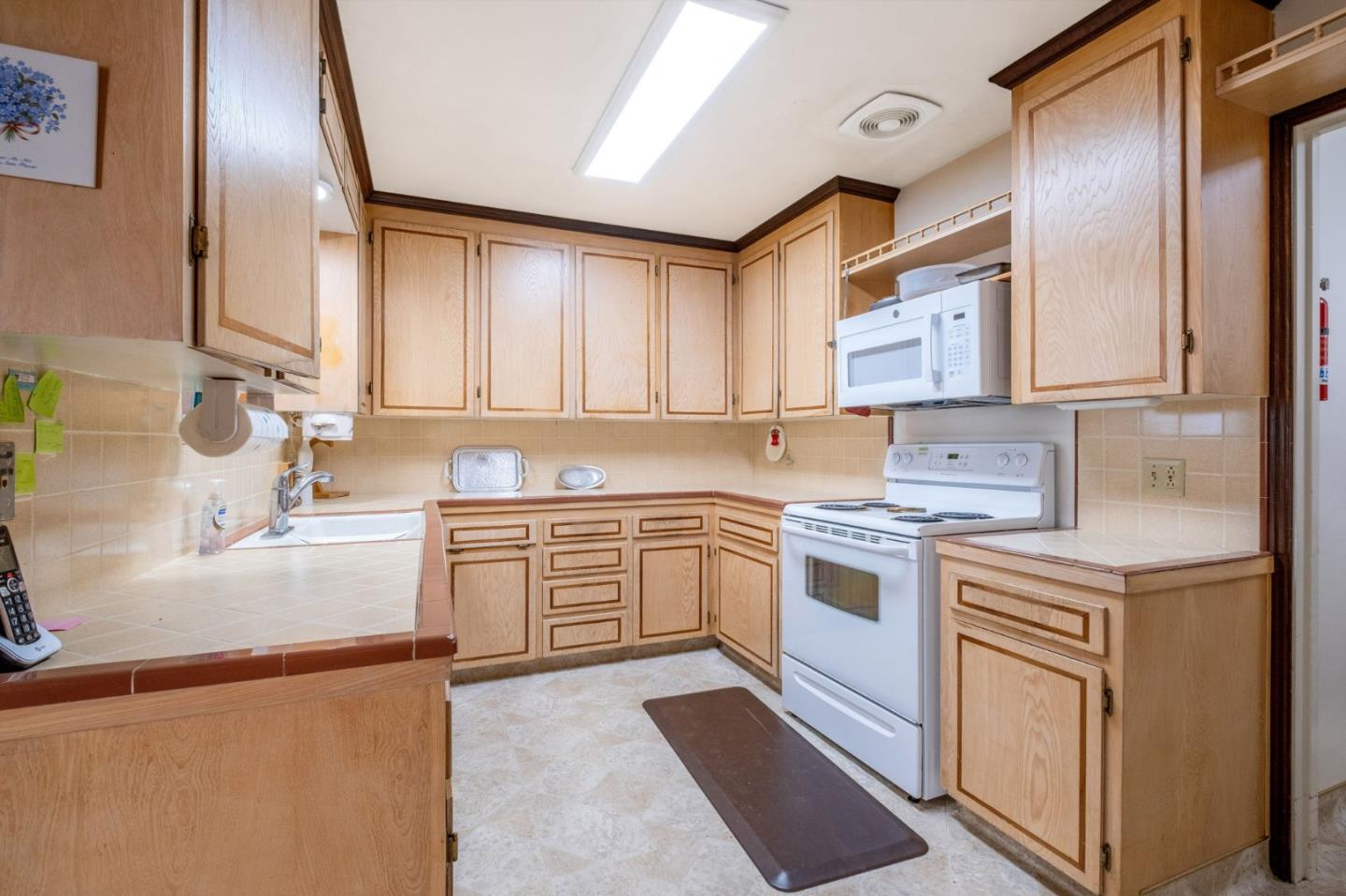 Detail Gallery Image 8 of 38 For 332 Arthur Rd, Watsonville,  CA 95076 - 3 Beds | 2 Baths