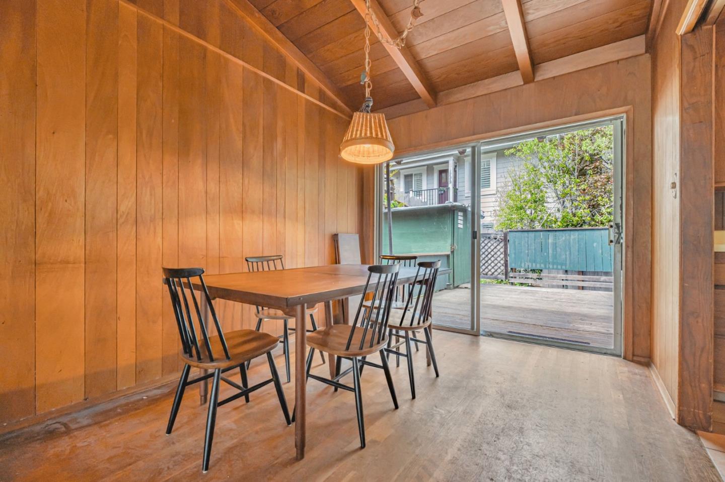 Detail Gallery Image 10 of 36 For 205 Forbes St, Santa Cruz,  CA 95062 - 5 Beds | 2 Baths