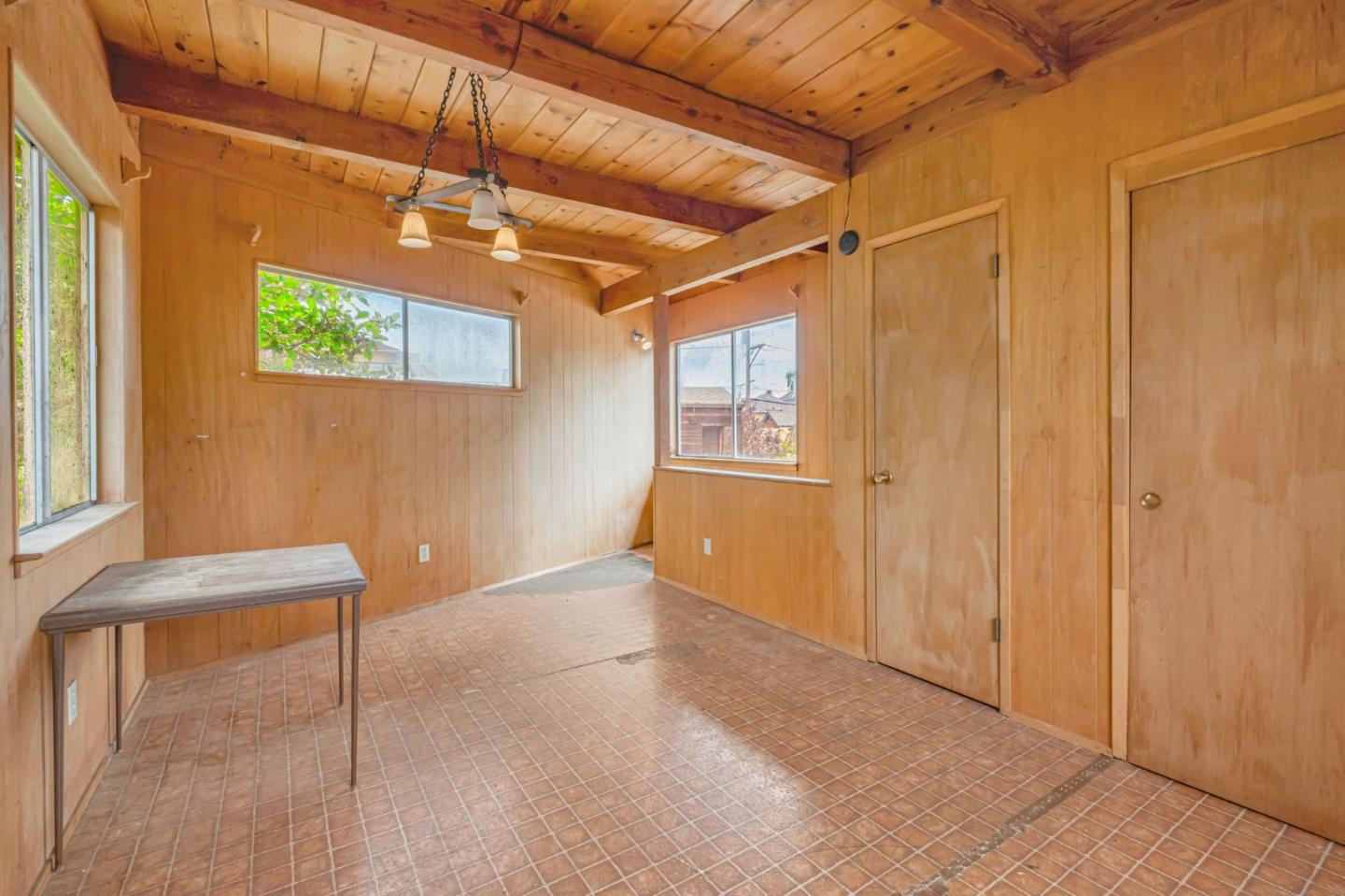 Detail Gallery Image 15 of 36 For 205 Forbes St, Santa Cruz,  CA 95062 - 5 Beds | 2 Baths