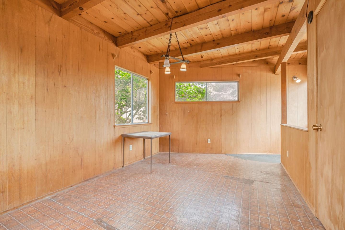 Detail Gallery Image 16 of 36 For 205 Forbes St, Santa Cruz,  CA 95062 - 5 Beds | 2 Baths