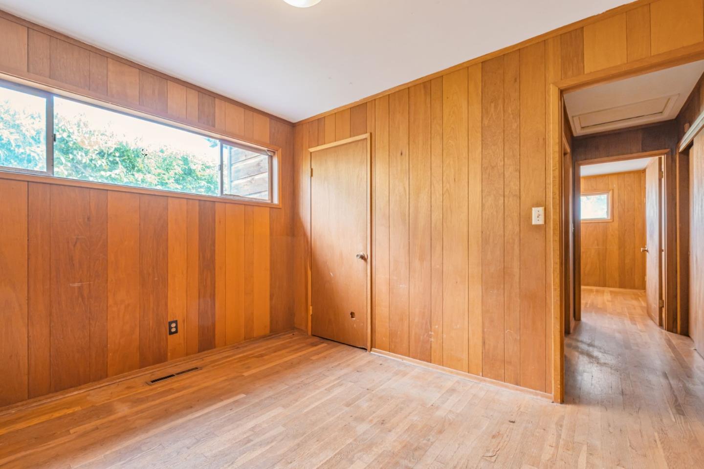 Detail Gallery Image 18 of 36 For 205 Forbes St, Santa Cruz,  CA 95062 - 5 Beds | 2 Baths