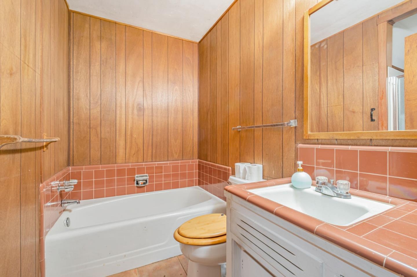 Detail Gallery Image 25 of 36 For 205 Forbes St, Santa Cruz,  CA 95062 - 5 Beds | 2 Baths