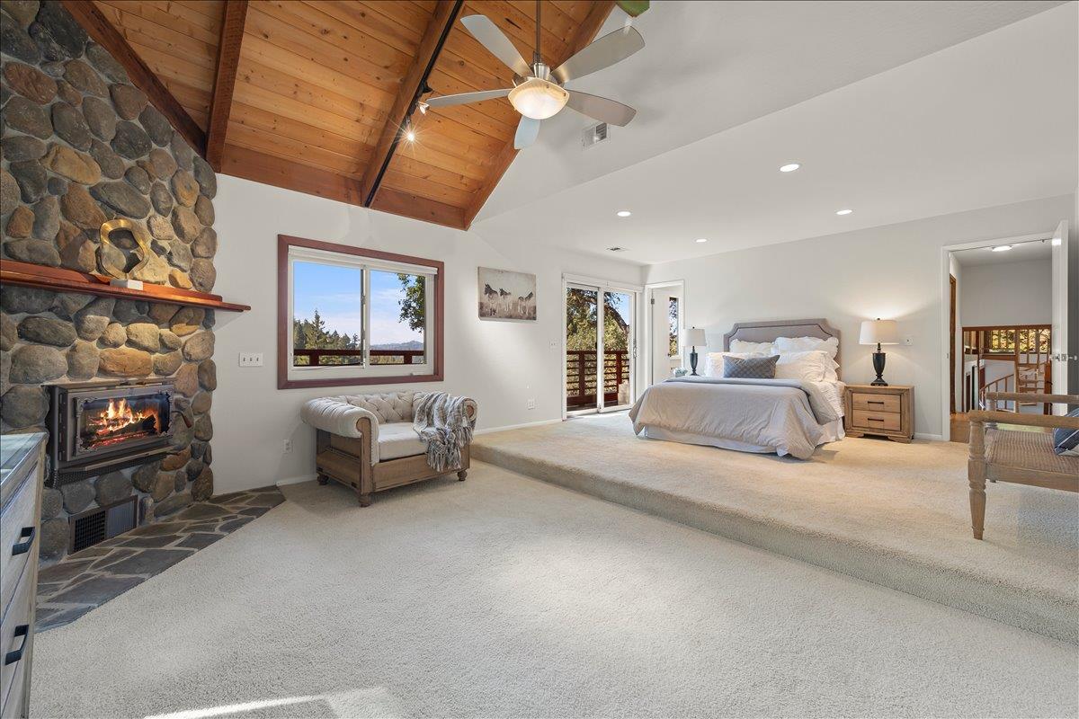 Detail Gallery Image 12 of 29 For 17337 Debbie Rd, Los Gatos,  CA 95033 - 4 Beds | 2/1 Baths