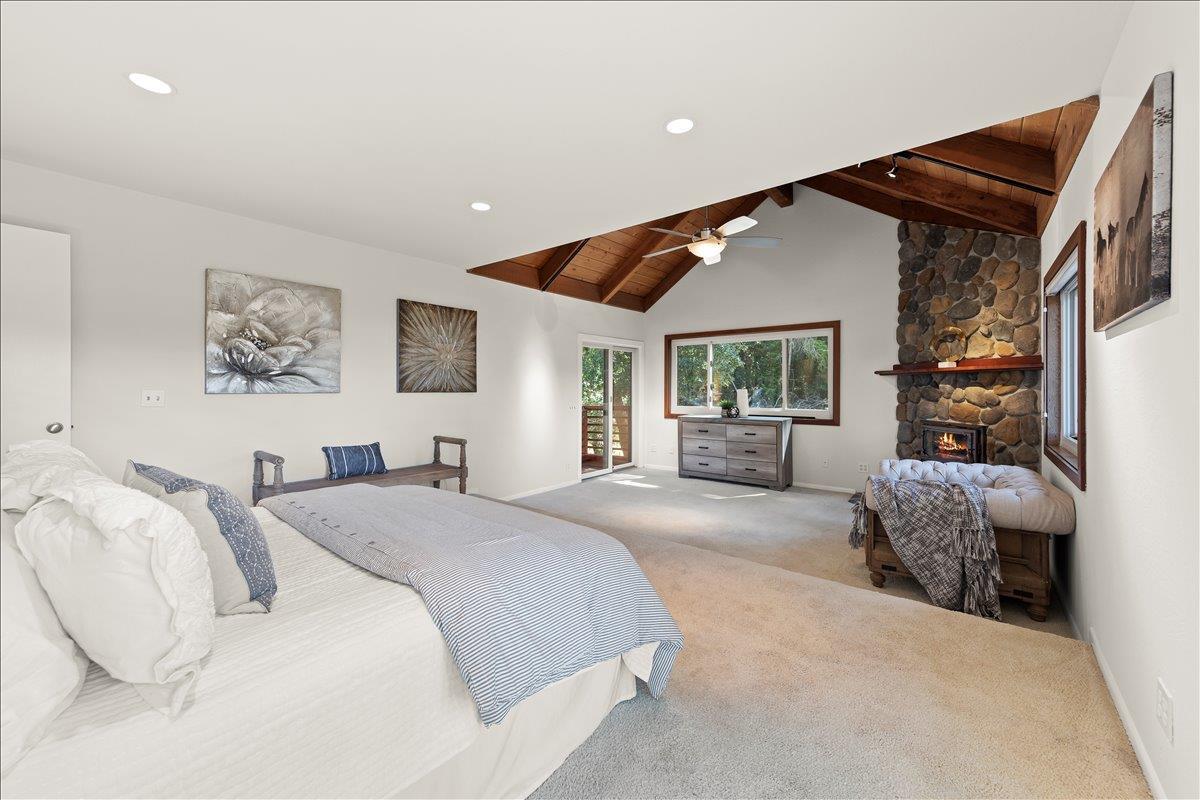 Detail Gallery Image 13 of 29 For 17337 Debbie Rd, Los Gatos,  CA 95033 - 4 Beds | 2/1 Baths