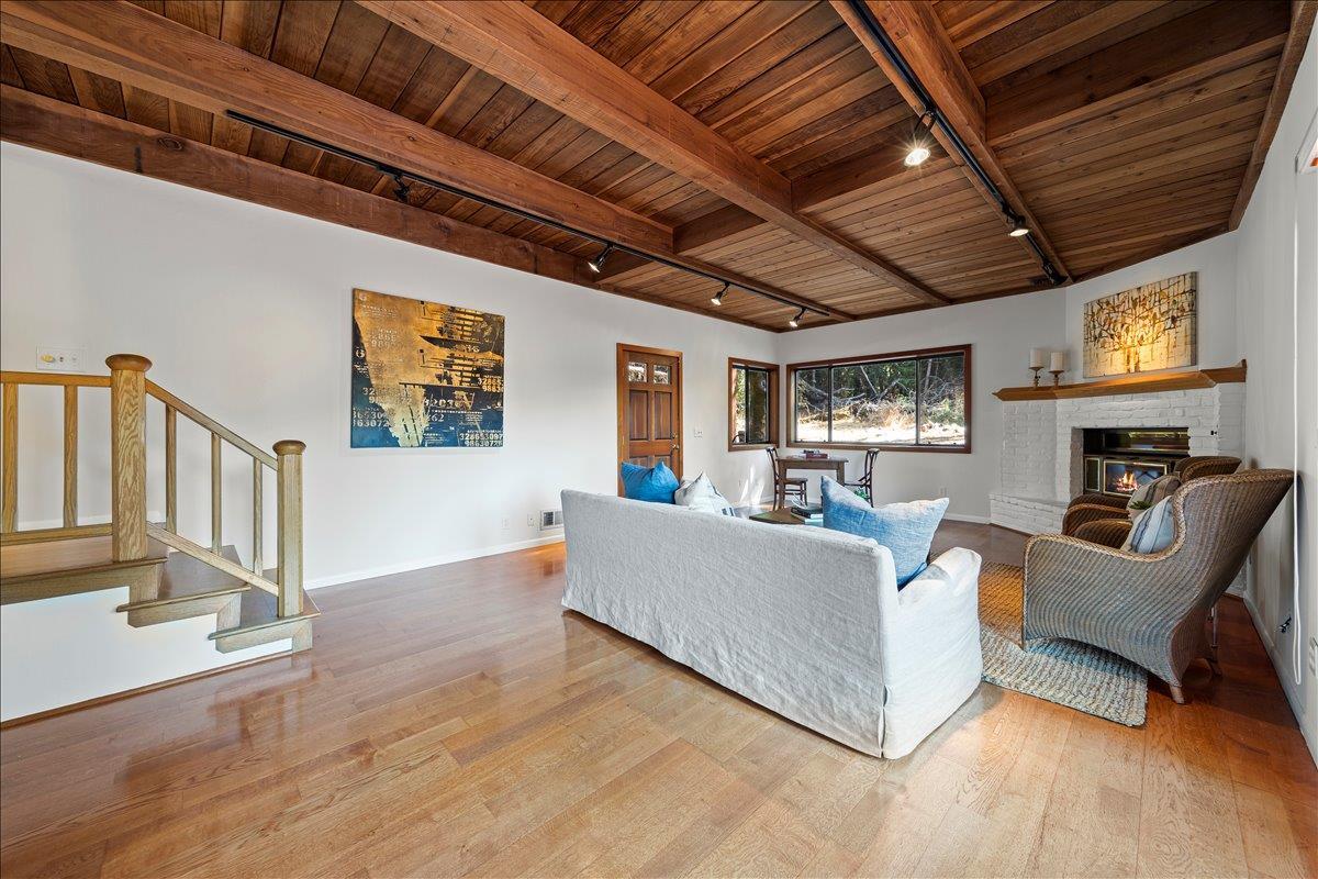 Detail Gallery Image 23 of 29 For 17337 Debbie Rd, Los Gatos,  CA 95033 - 4 Beds | 2/1 Baths