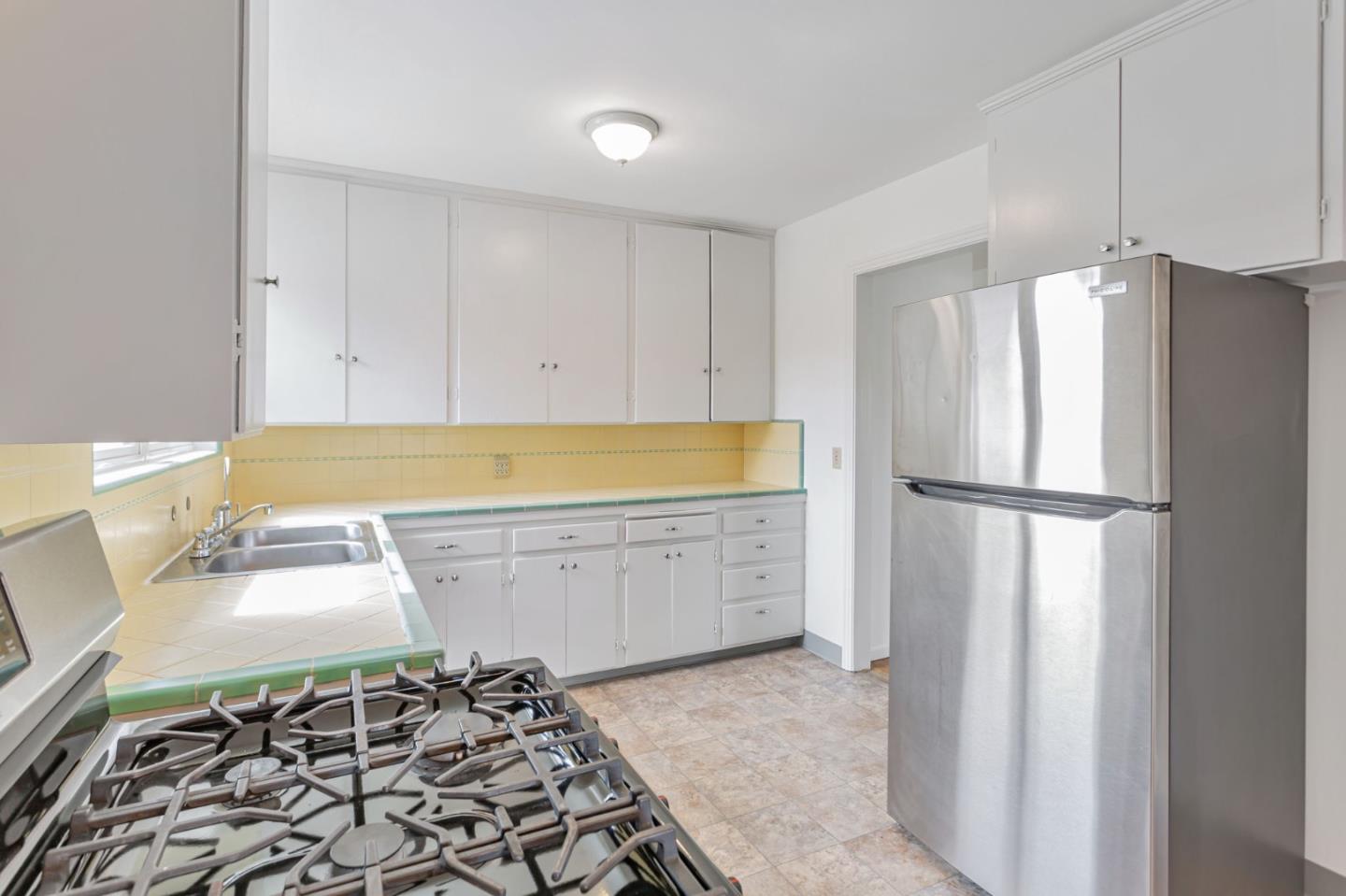 Detail Gallery Image 12 of 34 For 9 Melway Cir, Monterey,  CA 93940 - 3 Beds | 1 Baths