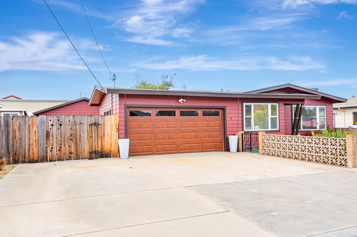 Detail Gallery Image 3 of 34 For 9 Melway Cir, Monterey,  CA 93940 - 3 Beds | 1 Baths