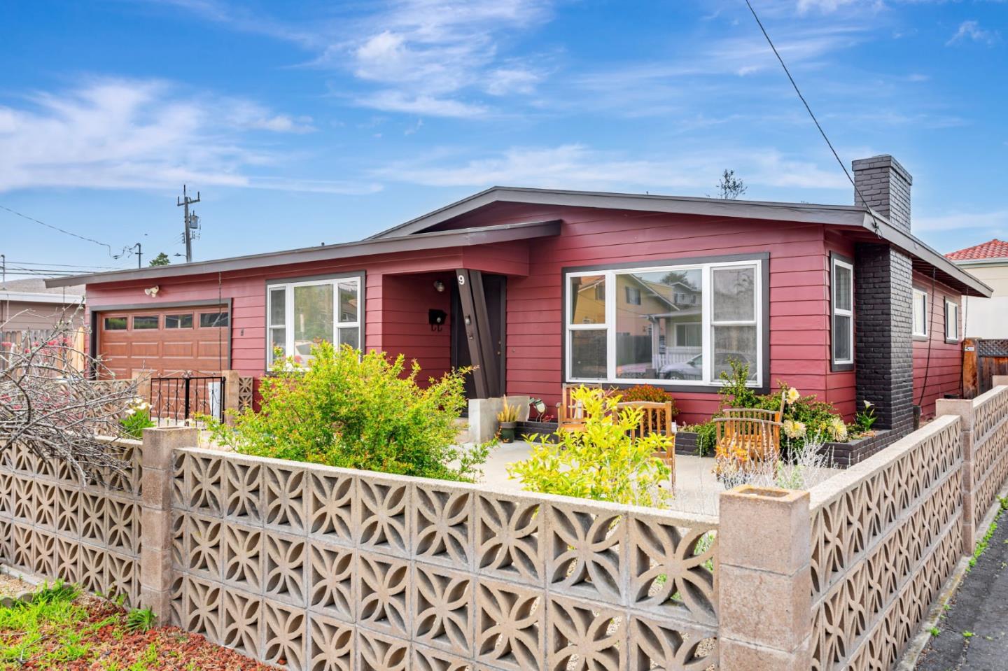 Detail Gallery Image 4 of 34 For 9 Melway Cir, Monterey,  CA 93940 - 3 Beds | 1 Baths