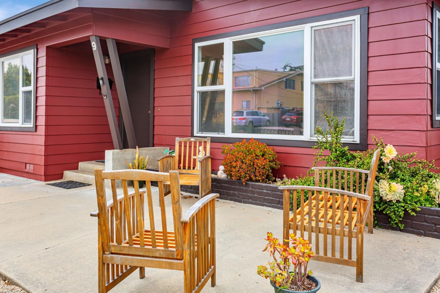Detail Gallery Image 5 of 34 For 9 Melway Cir, Monterey,  CA 93940 - 3 Beds | 1 Baths
