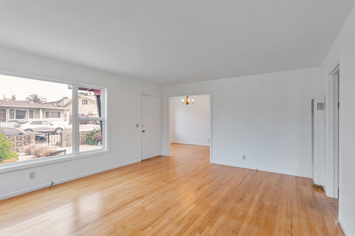 Detail Gallery Image 9 of 34 For 9 Melway Cir, Monterey,  CA 93940 - 3 Beds | 1 Baths