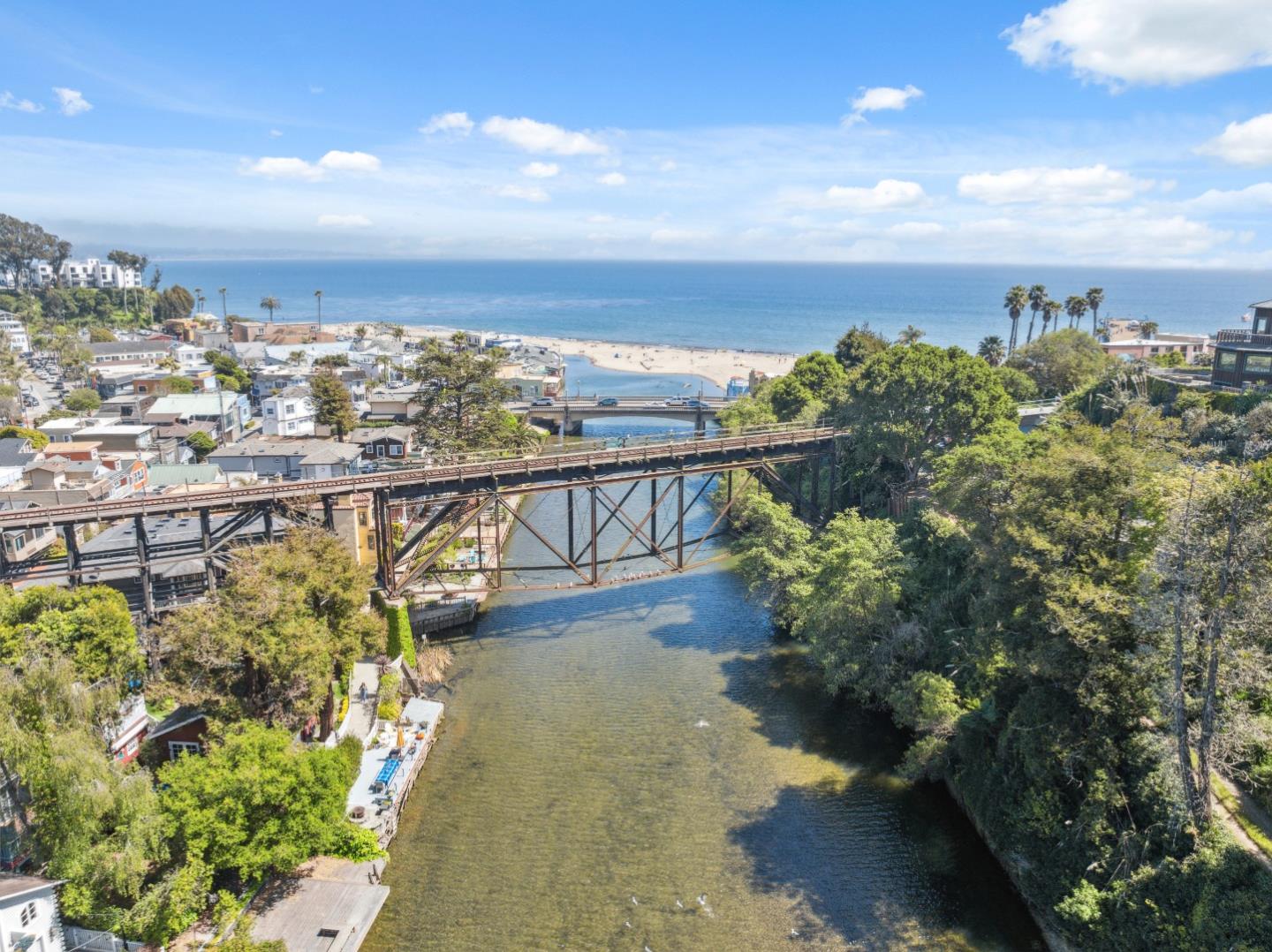 Detail Gallery Image 21 of 31 For 1540 Prospect Ave, Capitola,  CA 95010 - 4 Beds | 2 Baths