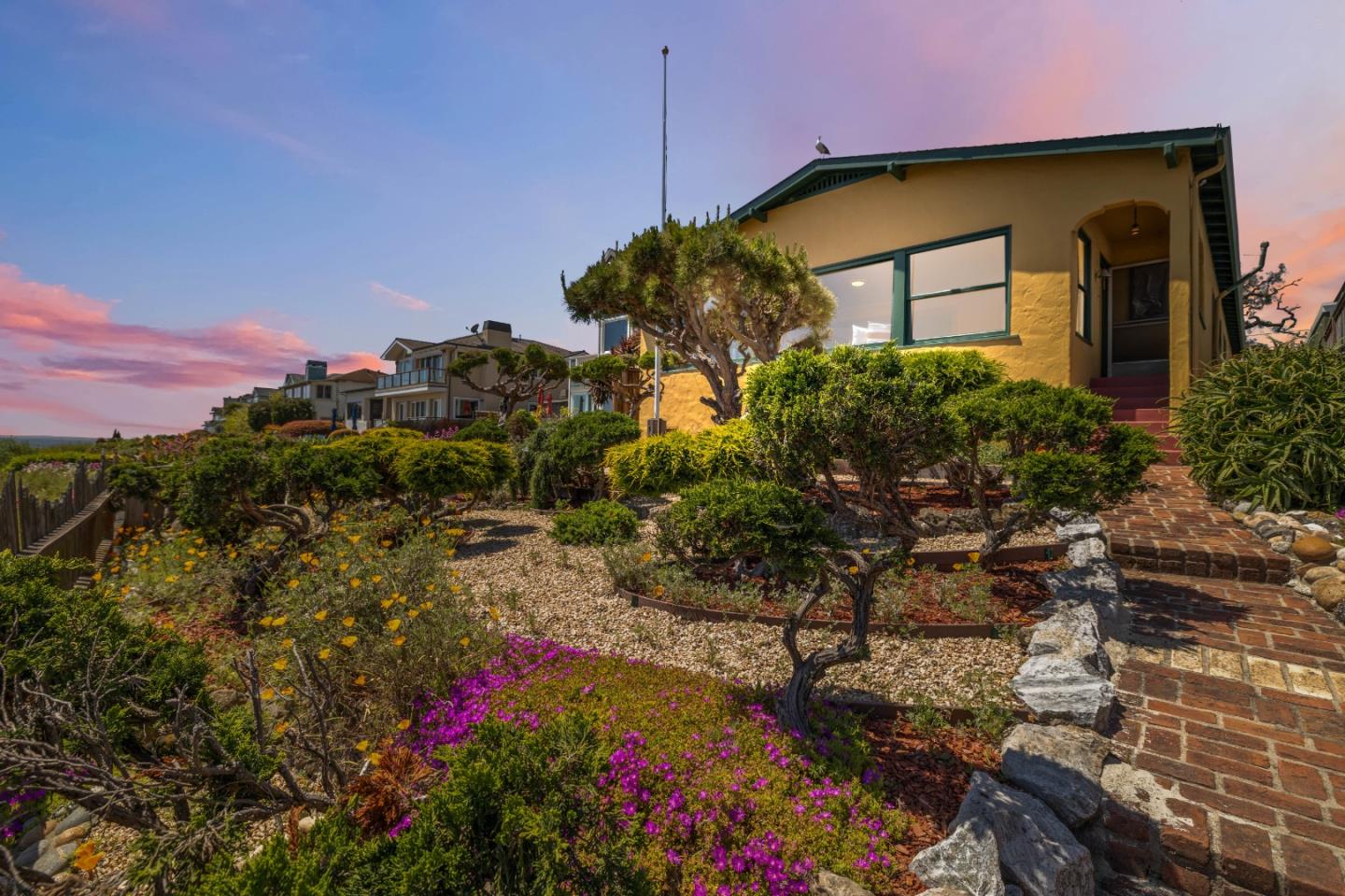 Detail Gallery Image 26 of 31 For 1540 Prospect Ave, Capitola,  CA 95010 - 4 Beds | 2 Baths