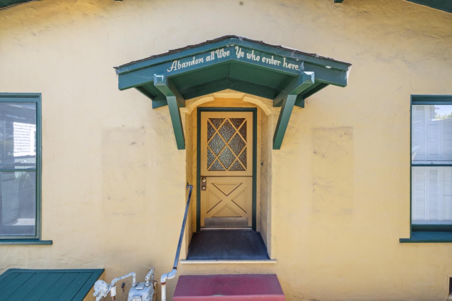 Detail Gallery Image 5 of 31 For 1540 Prospect Ave, Capitola,  CA 95010 - 4 Beds | 2 Baths