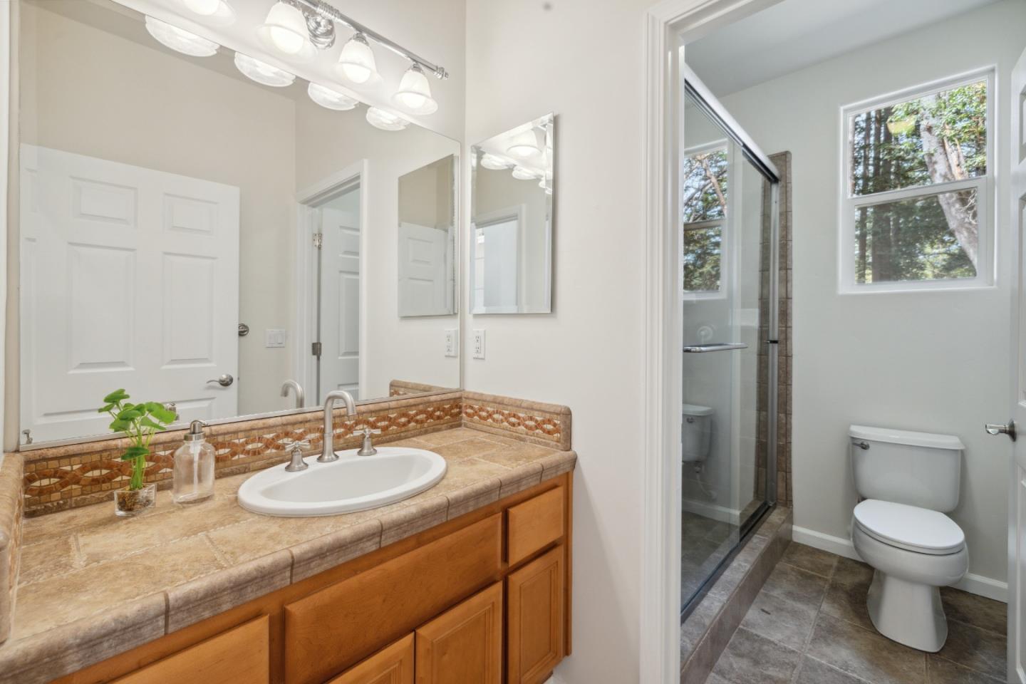 Detail Gallery Image 16 of 77 For 220 Hillary Hts, Boulder Creek,  CA 95006 - 5 Beds | 4 Baths
