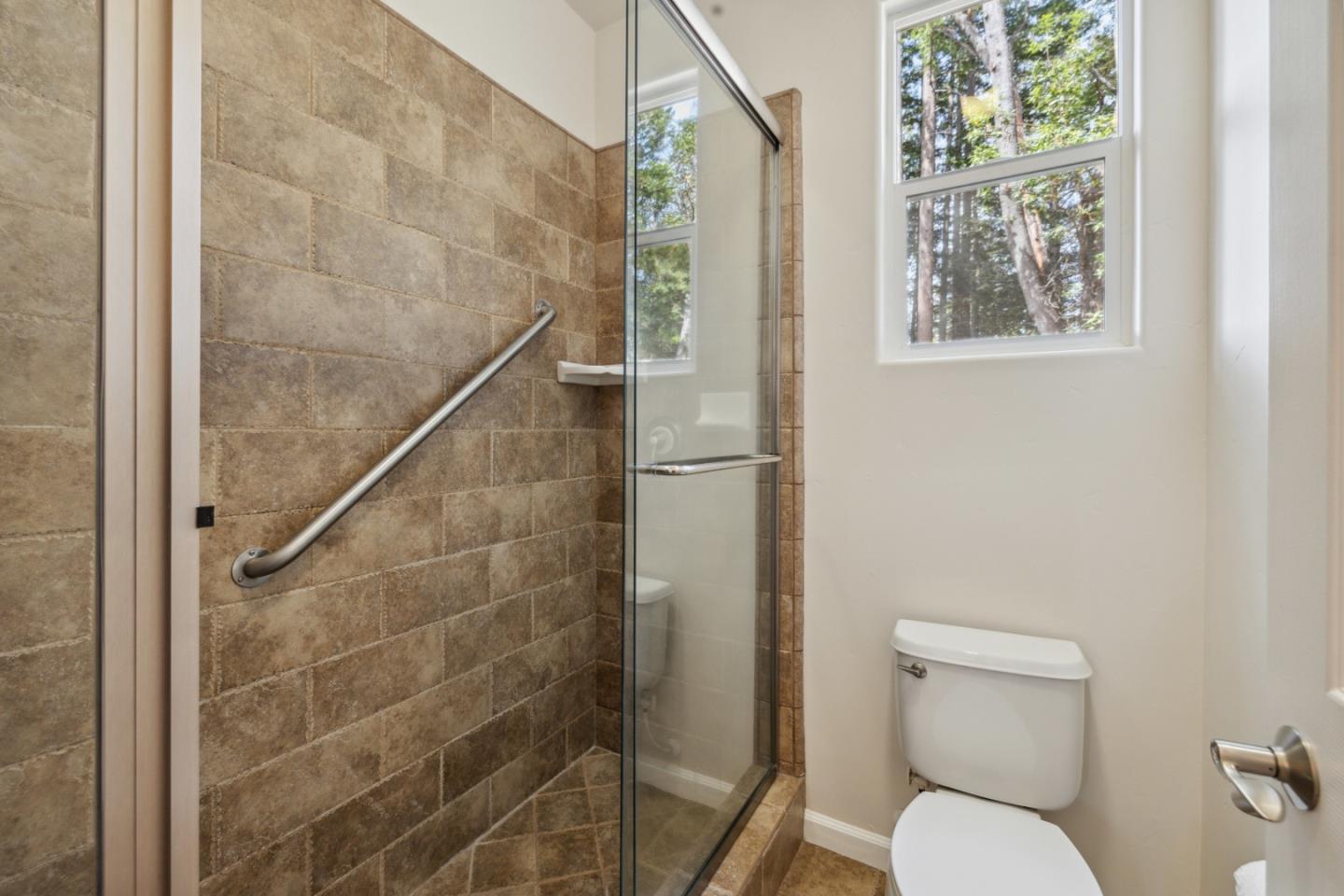 Detail Gallery Image 17 of 77 For 220 Hillary Hts, Boulder Creek,  CA 95006 - 5 Beds | 4 Baths