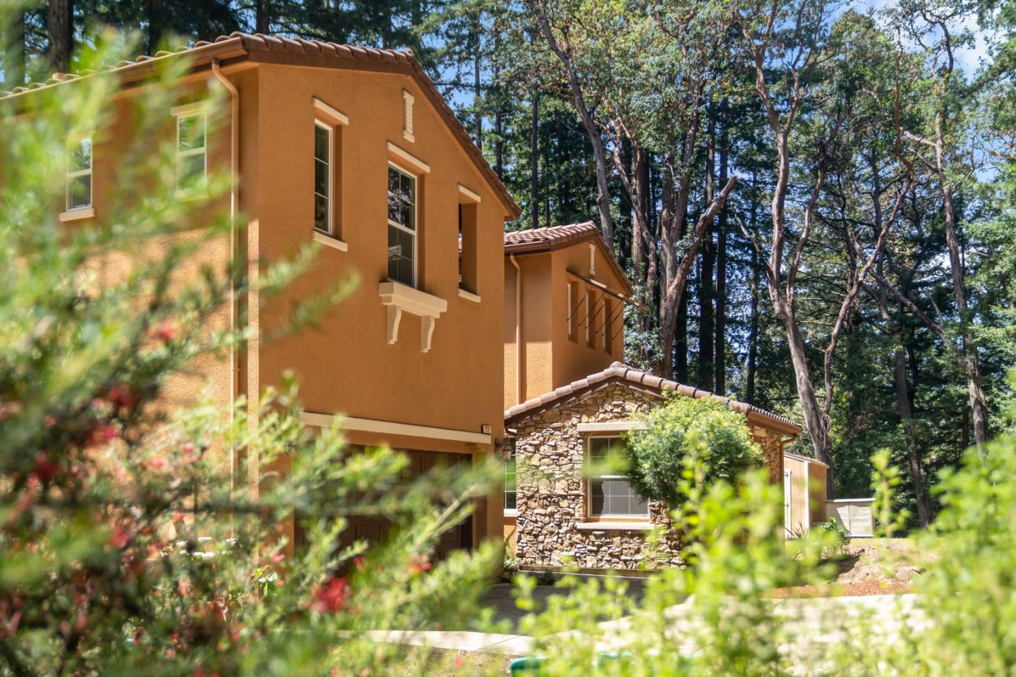 Detail Gallery Image 2 of 77 For 220 Hillary Hts, Boulder Creek,  CA 95006 - 5 Beds | 4 Baths