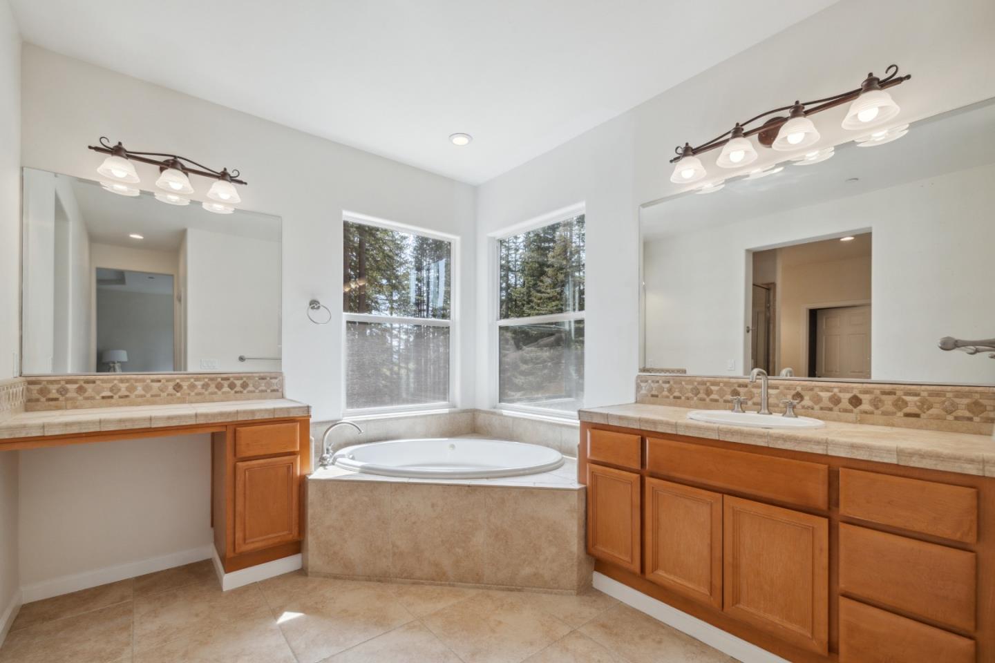 Detail Gallery Image 34 of 77 For 220 Hillary Hts, Boulder Creek,  CA 95006 - 5 Beds | 4 Baths