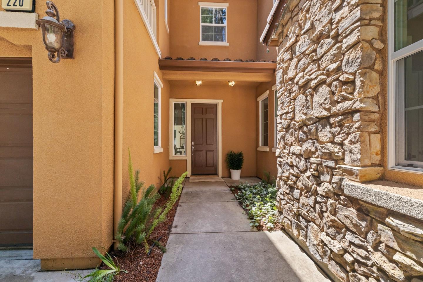Detail Gallery Image 4 of 77 For 220 Hillary Hts, Boulder Creek,  CA 95006 - 5 Beds | 4 Baths